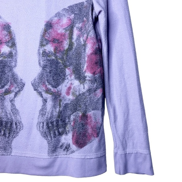 Chaser Twin Skulls Crew Neck Sweatshirt Top Size Medium in Pale Lavender - Picture 9 of 16